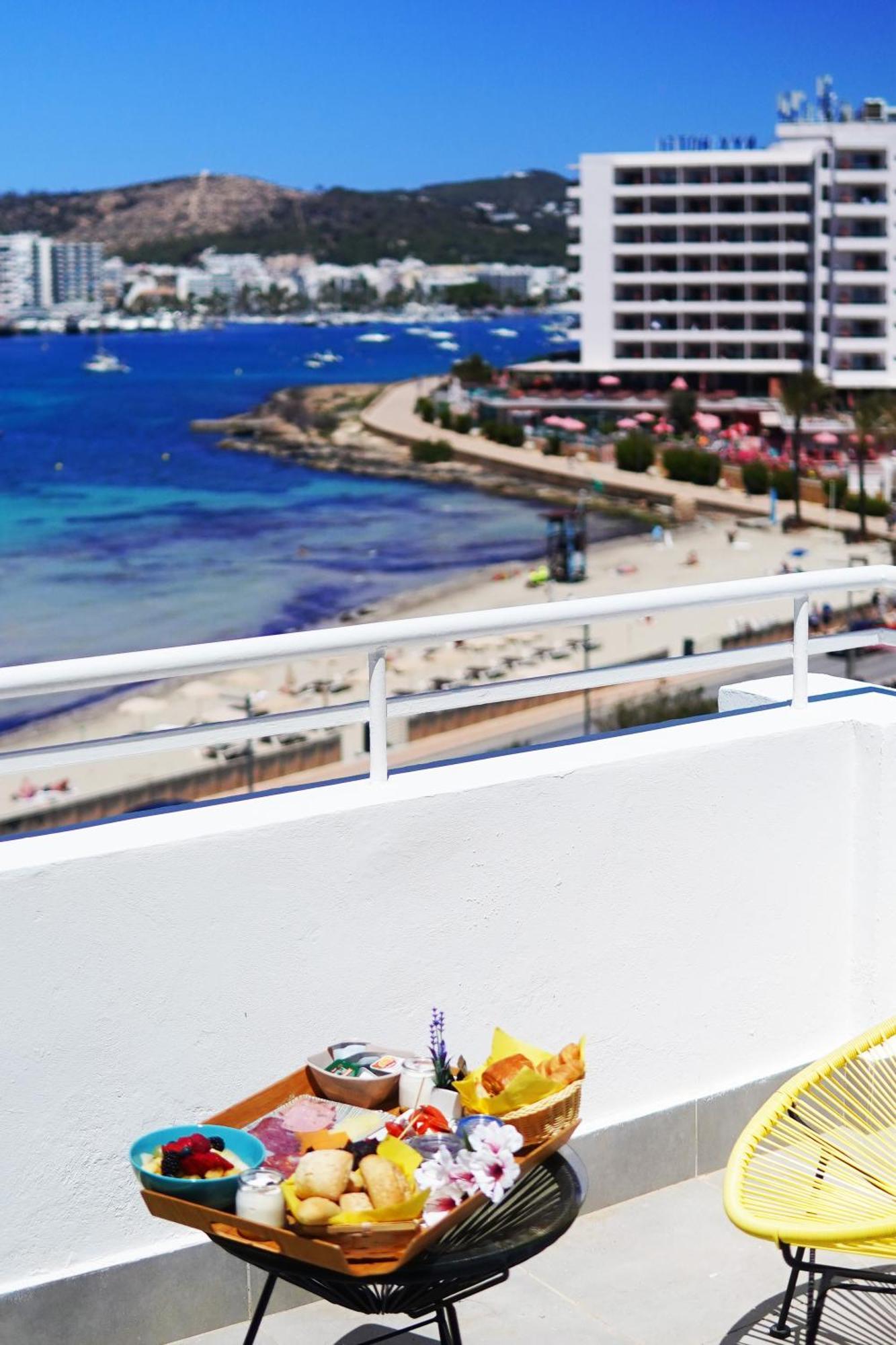 Aparthotel Typic Marina Playa - Adults Only à Sant Antoni de Portmany Extérieur photo