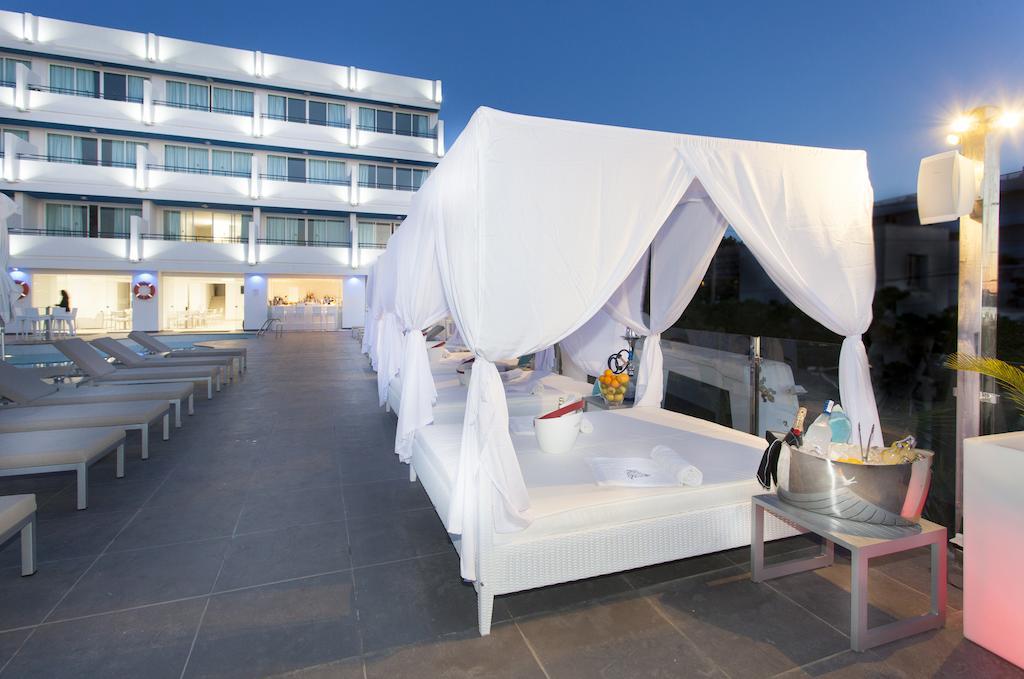 Aparthotel Typic Marina Playa - Adults Only à Sant Antoni de Portmany Extérieur photo